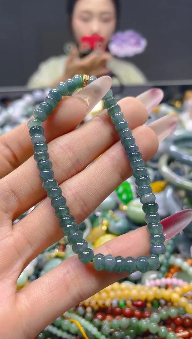 颈饰未镶嵌翡翠5MM/U/翡翠A货，一件也是批发价