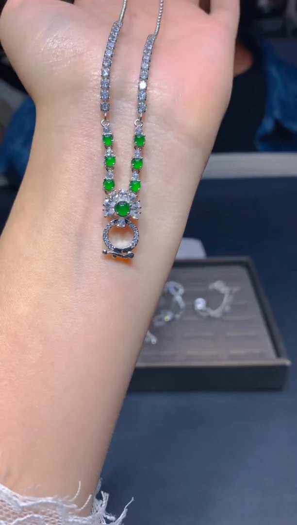 【闪购商品】定制翡翠未镶嵌110多样性发货(发其一）