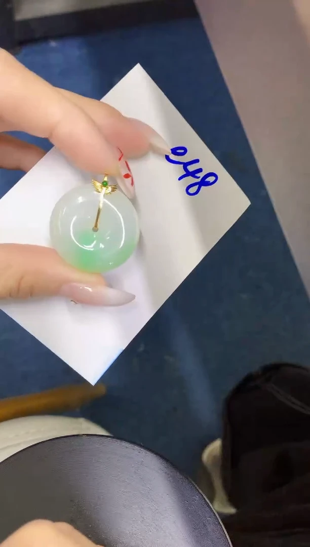 【闪购商品】翡翠颈饰18K金镶嵌0000000000