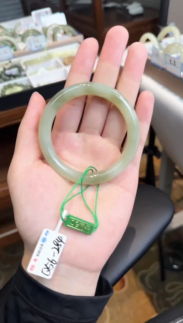 未镶嵌手镯和田玉56-284