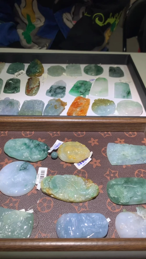 【闪购商品】定制翡翠未镶嵌毛货-不退不换