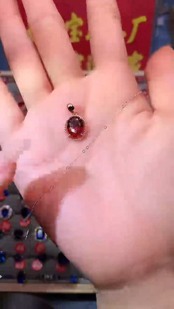 【闪购商品】石榴石吊坠(赠链)银S925镶嵌11111