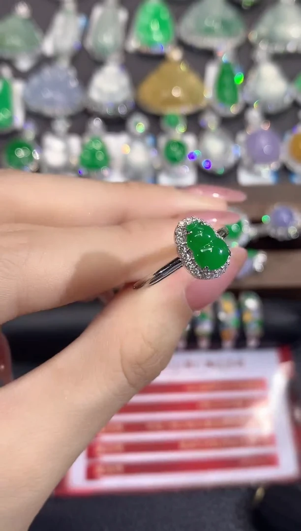 18K金镶嵌戒指翡翠A53