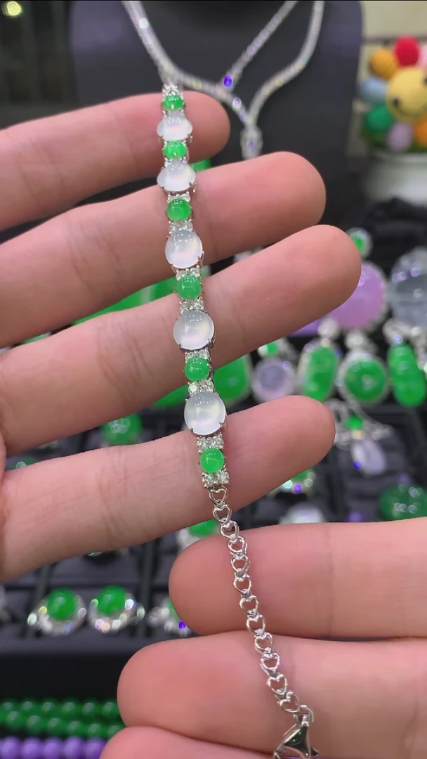 18K金镶嵌手链翡翠手链