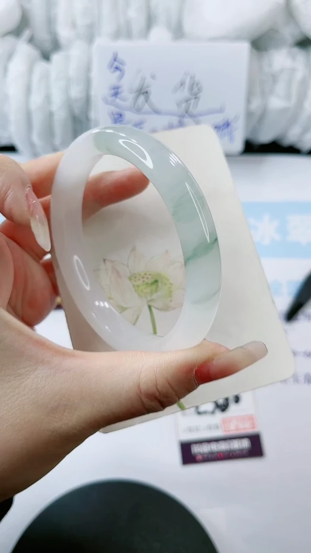 【闪购商品】石英质玉手镯未镶嵌多样性发货L380