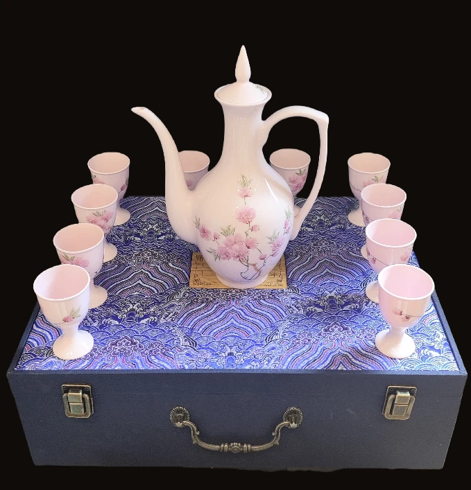 LQ23水点桃花红稀土酒具（一壶十杯）