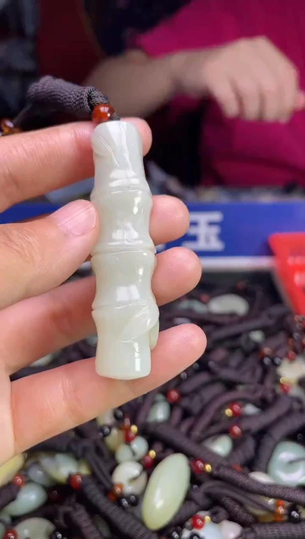 未镶嵌和田玉摆件1