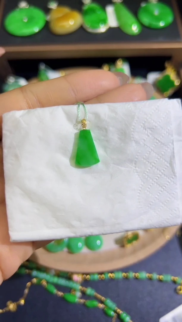 【闪购商品】翡翠颈饰18K金镶嵌Q缅料A货翡翠/支持复检/一件