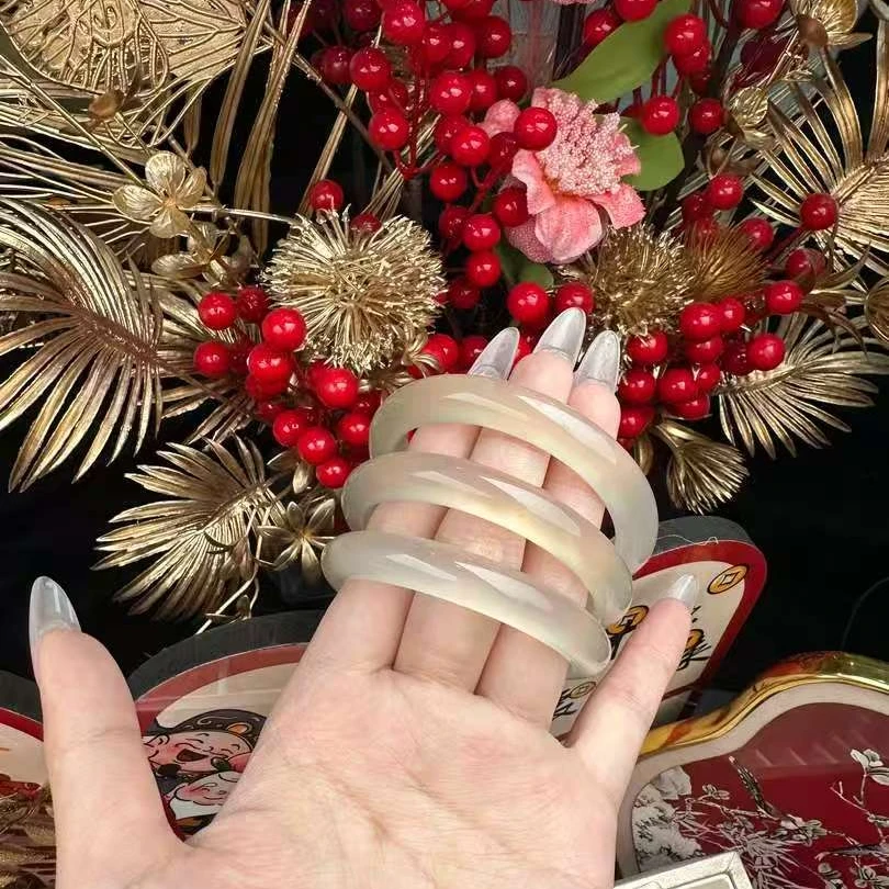 天然玛瑙高冰透马料香槟金手镯（多样性发一）