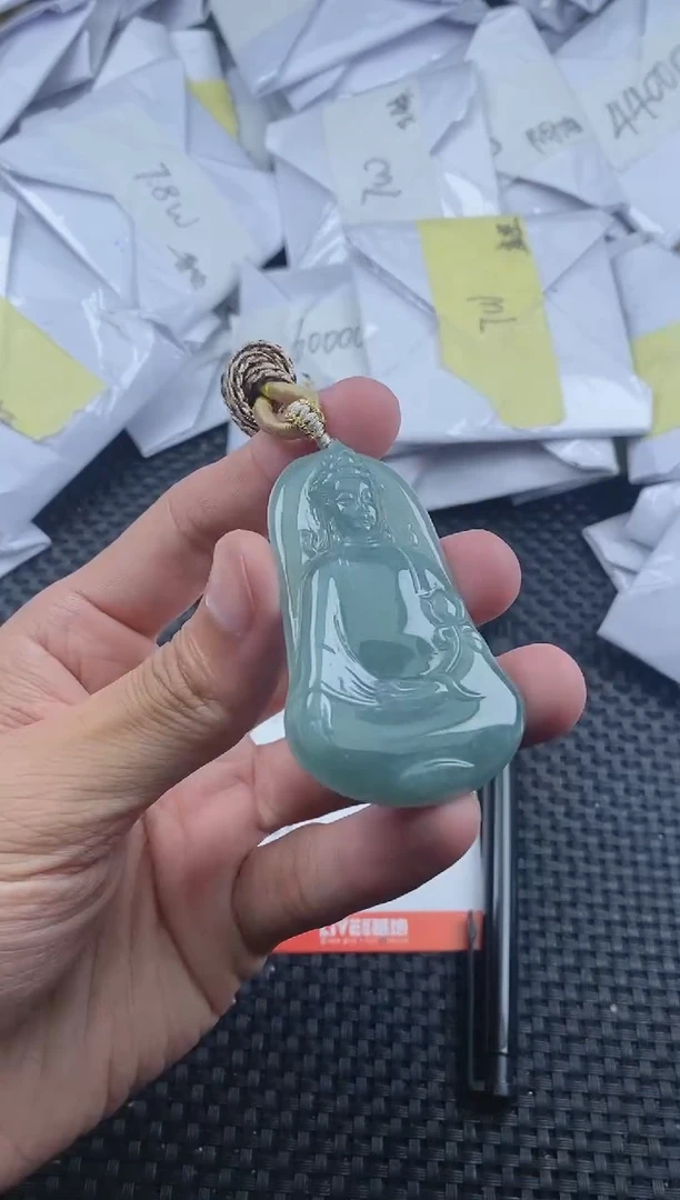翡翠未镶嵌颈饰