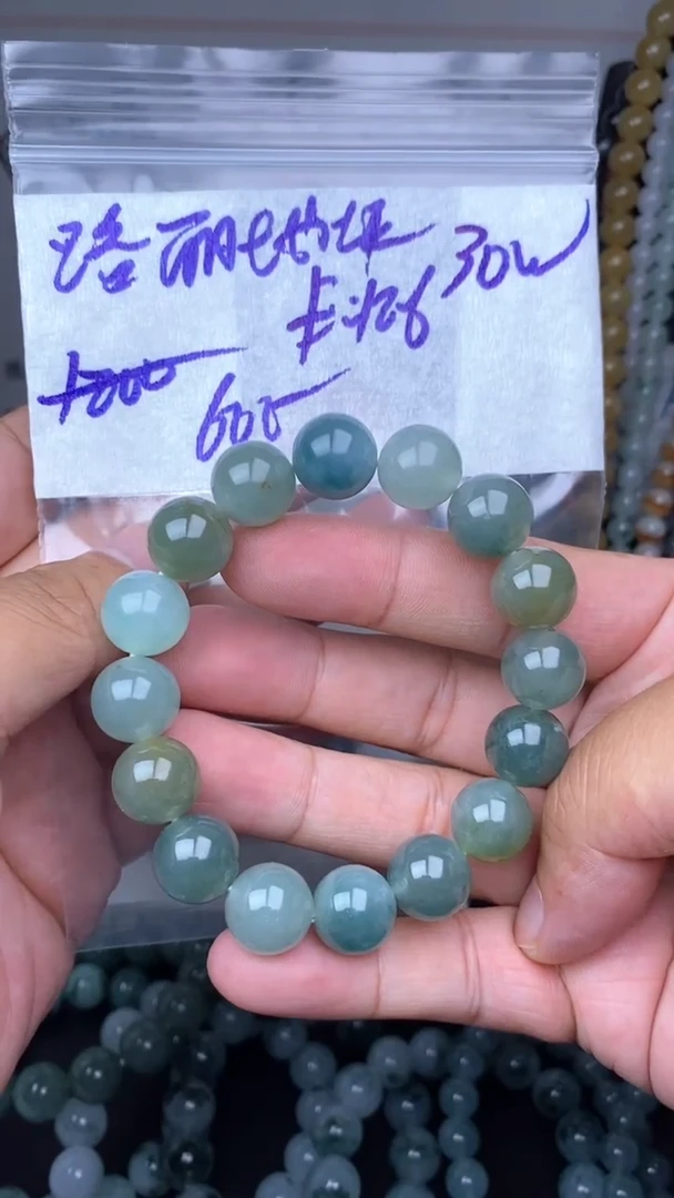 未镶嵌定制翡翠****?毛货需精细抛光拍一发一