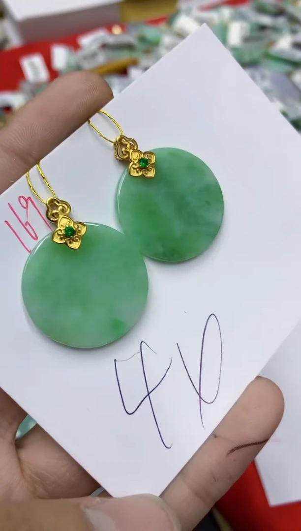 翡翠未镶嵌颈饰1111111111多样性发其一