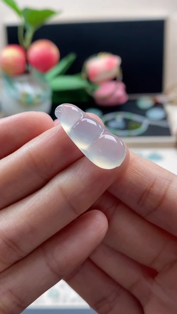 翡翠未镶嵌颈饰翡翠冰种福豆