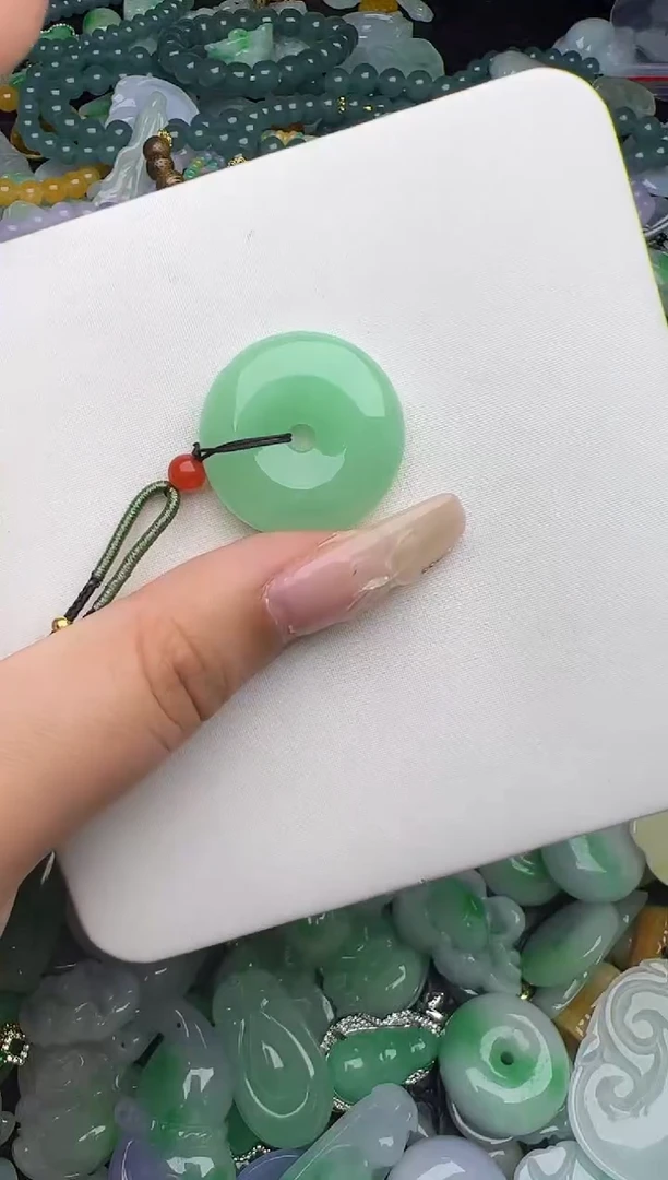 翡翠未镶嵌颈饰天然缅甸翡翠吊坠