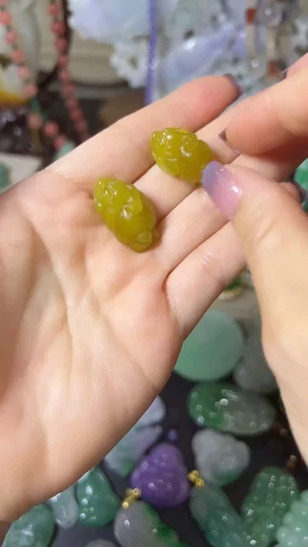 未镶嵌挂件翡翠金蚕