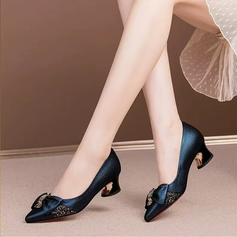 2025明星同款高跟百搭高级洋气轻职风职业鞋真皮舒适中跟女士夏季