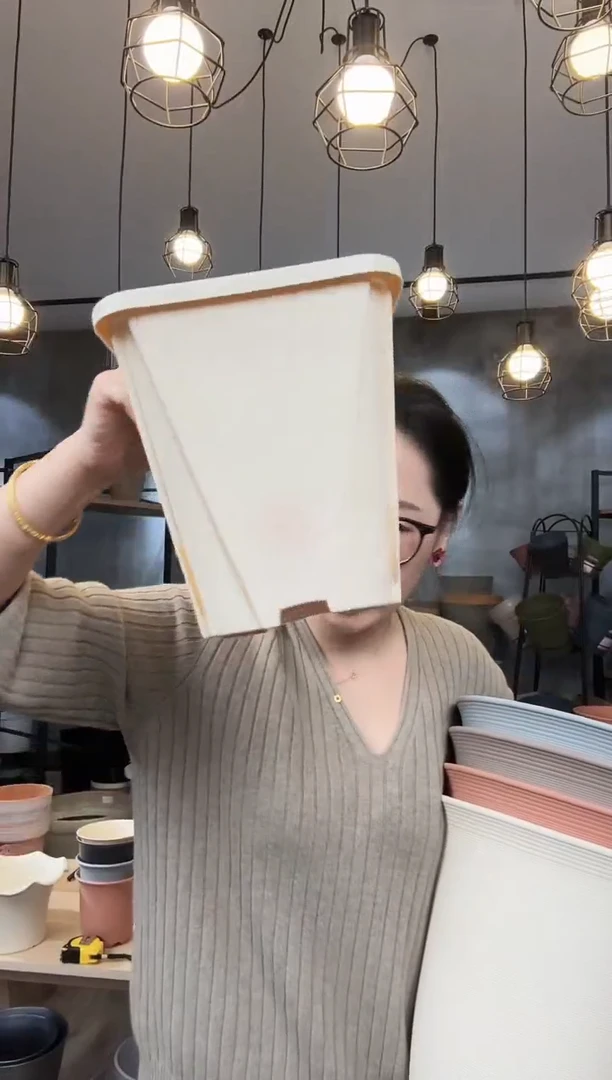 【闪购商品】塑料中号控根10只装无托米白