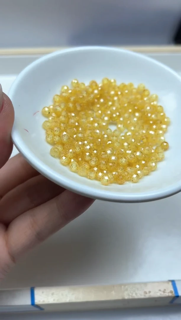 散珠天然锆石未镶嵌B2102 黄锆石切面4mm30个8.8元