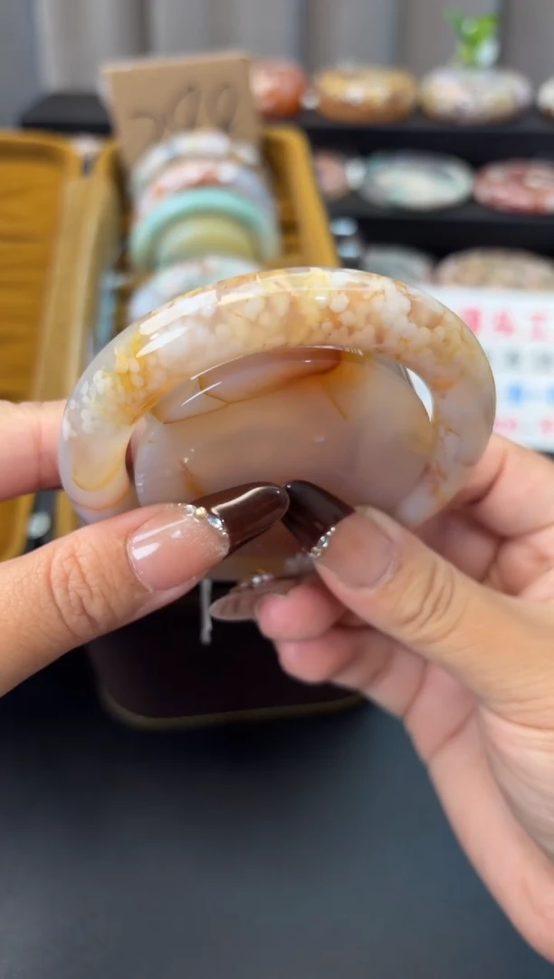未镶嵌手镯石英质玉（58圈口）赠送镯心
