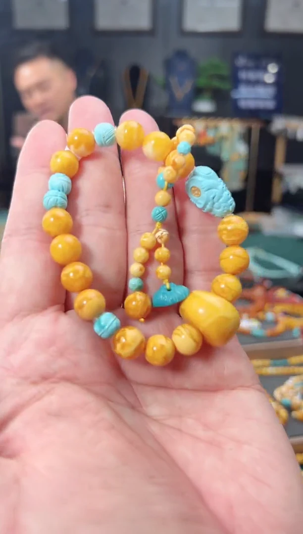 【闪购商品】琥珀裸石18K金镶嵌蜜蜡妖花吞金兽手串-S28