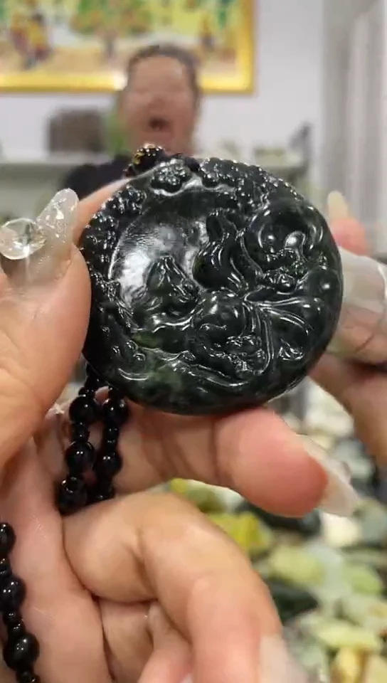 岫玉未镶嵌吊坠