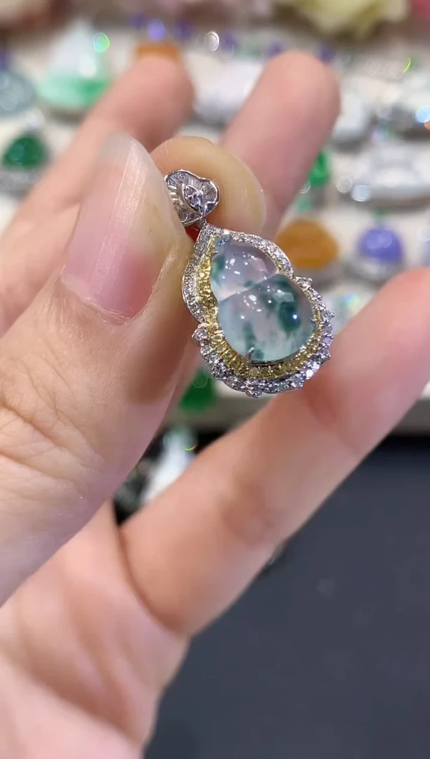 吊坠(不含链)18K金镶嵌翡翠C65