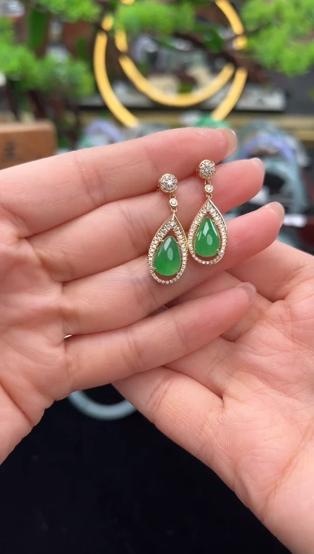 18K金镶嵌翡翠耳饰耳饰