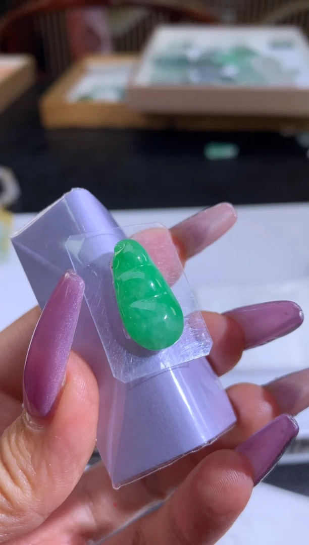 未镶嵌定制翡翠毕*仔翡翠