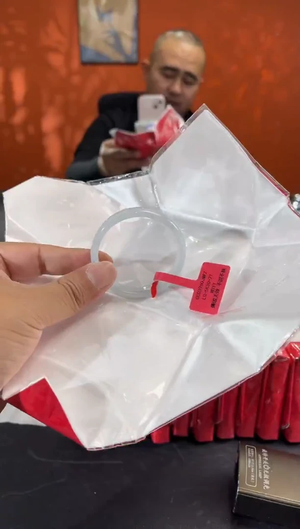 未镶嵌手镯翡翠5        圈口48