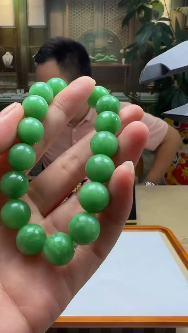 翡翠未镶嵌颈饰BQ2025-6-23-28