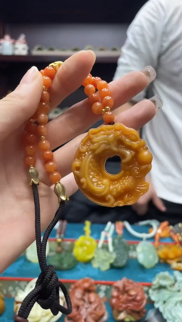 未镶嵌岫玉吊坠·