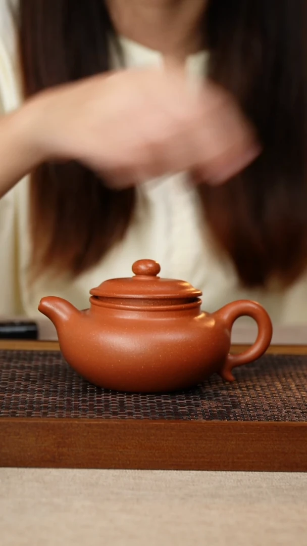 茶壶紫砂微瑕  仿古  红降坡  200cc