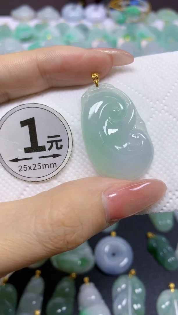 翡翠18K金镶嵌颈饰天然翡翠A货