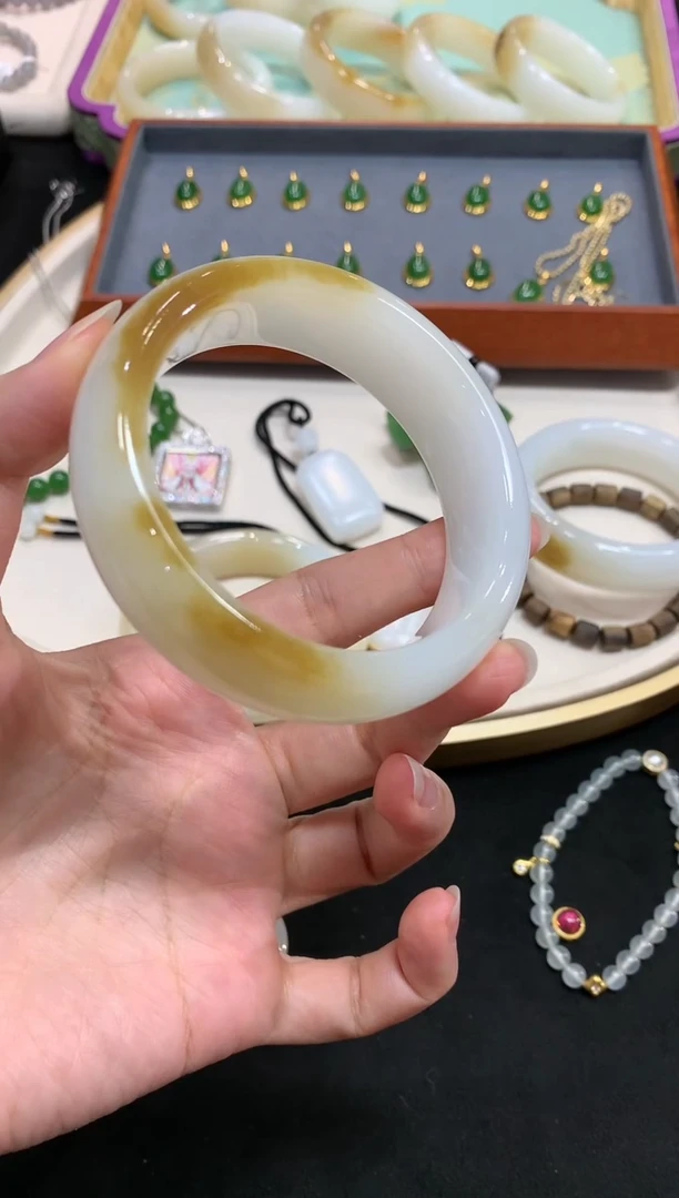 【闪购商品】和田玉手镯未镶嵌W322|26800