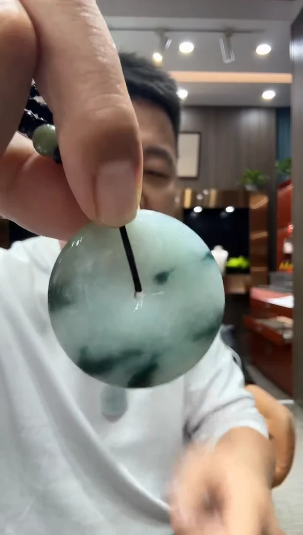 未镶嵌挂件翡翠A货翡翠多样性一件飘花大平安扣