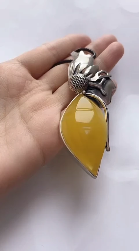 【闪购商品】琥珀裸石银S925镶嵌蜜蜡吊坠