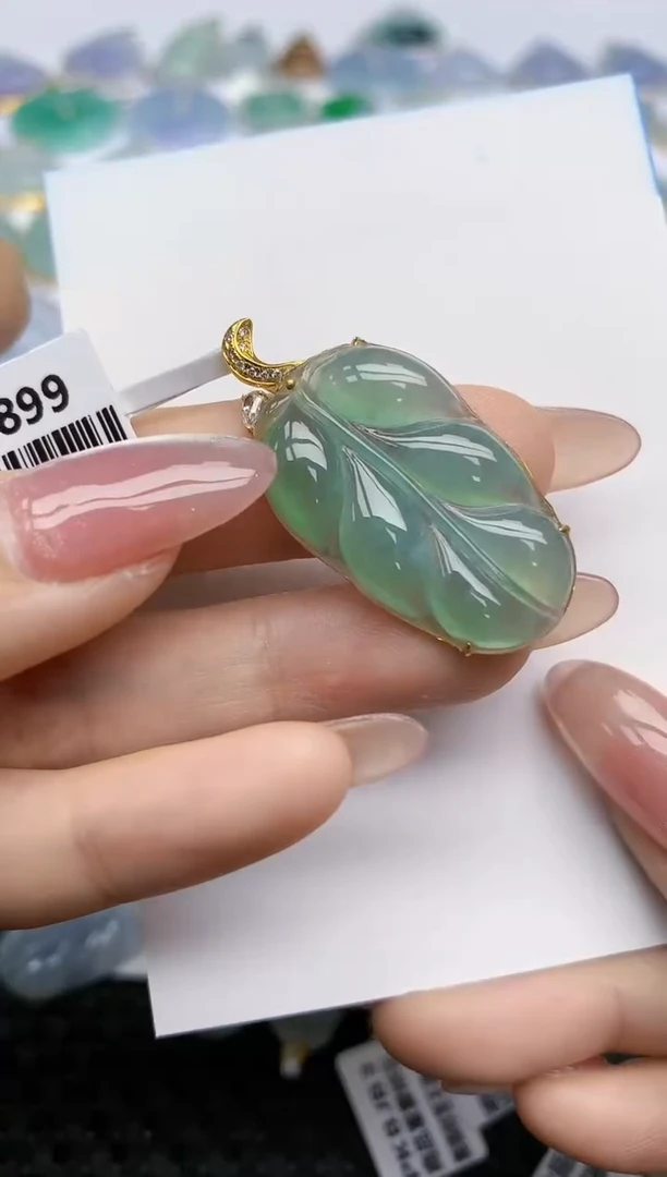 【闪购商品】翡翠挂件18K金镶嵌天然翡翠A货