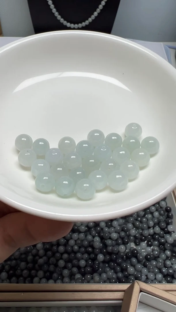 散珠翡翠月**水纯天然缅甸A货翡翠卡7.6，25颗