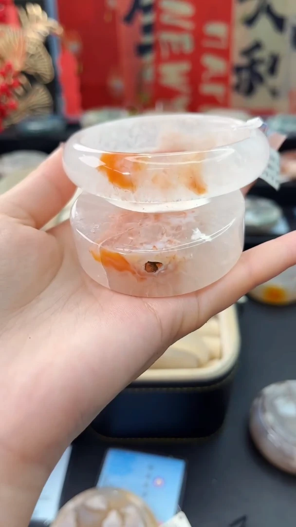 【闪购商品】石英质玉手镯未镶嵌赠送镯心（61圈口）