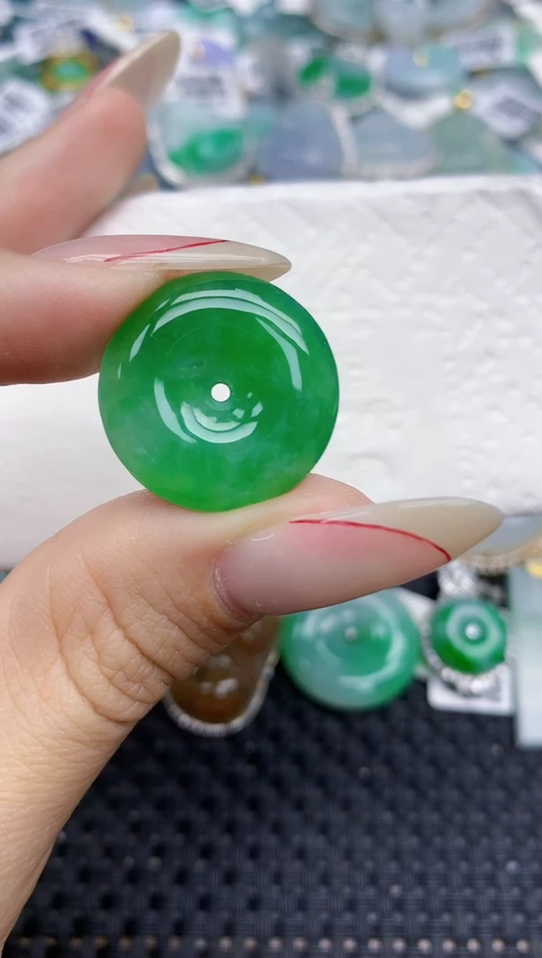 颈饰未镶嵌翡翠164   天然翡翠A货  百元以上9米证书费自理