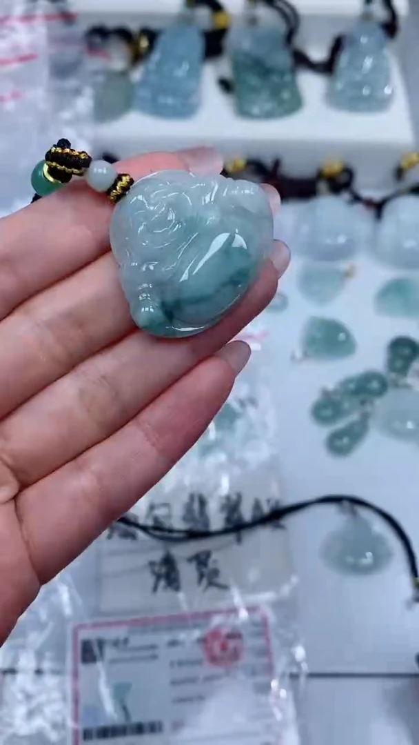 颈饰未镶嵌翡翠吊坠