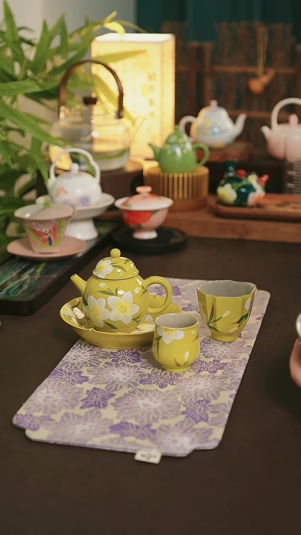 陶瓷茶具明黄桃悦套组一宫灯壶一壶承两杯