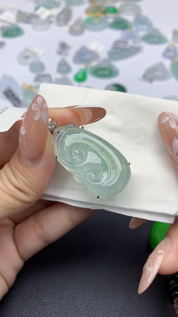 颈饰18K金镶嵌翡翠天然缅甸a货翡翠百元以上9元证书费自理