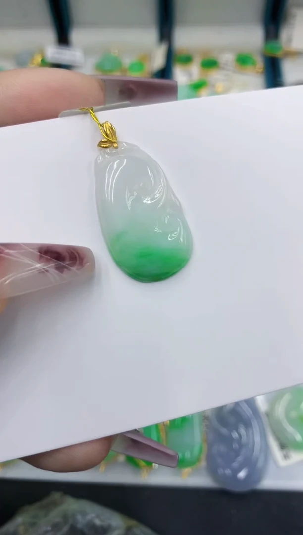 颈饰18K金镶嵌翡翠111111