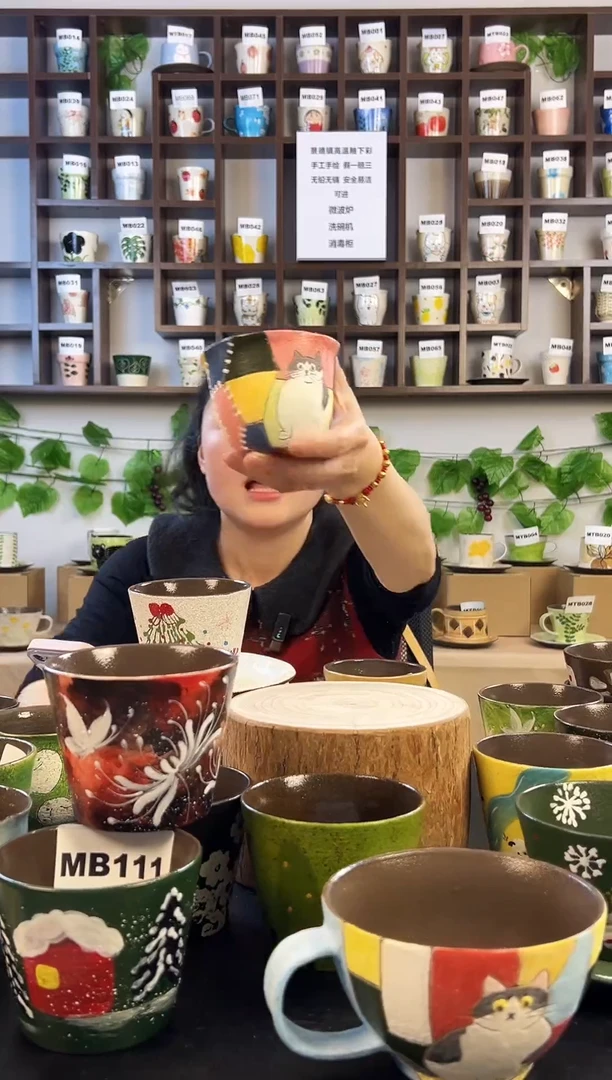 手工手绘猫咪花口茶杯
