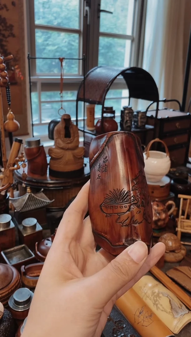 我****。龟甲竹精品雕刻茶则