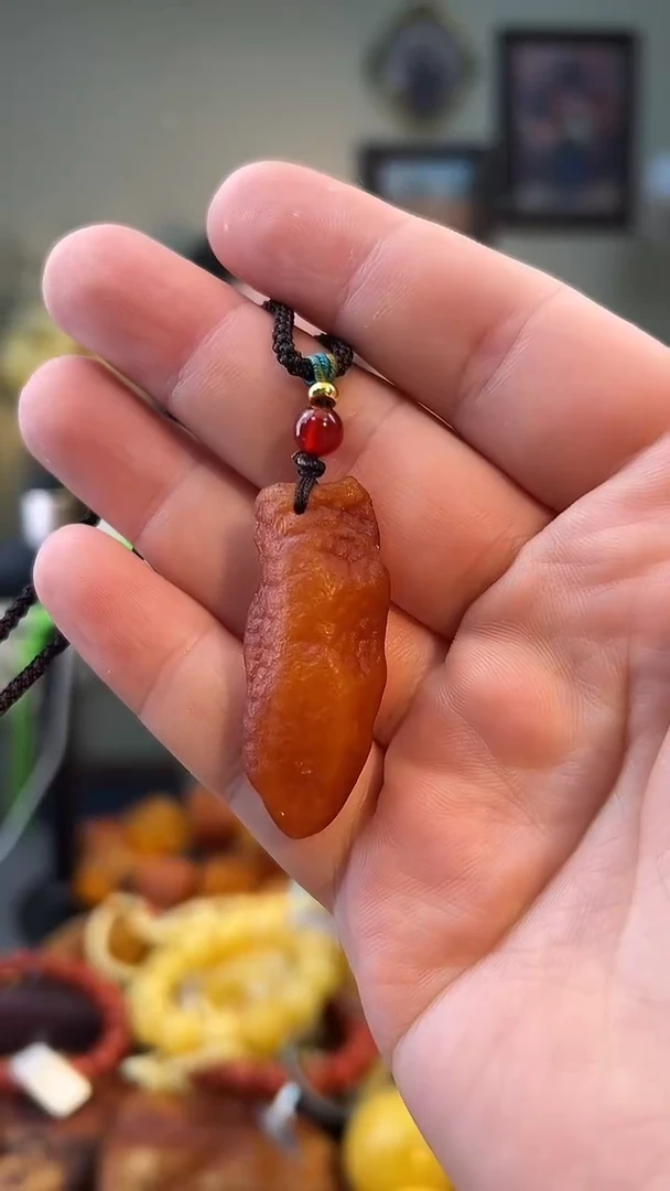 琥珀颈饰未镶嵌吊坠