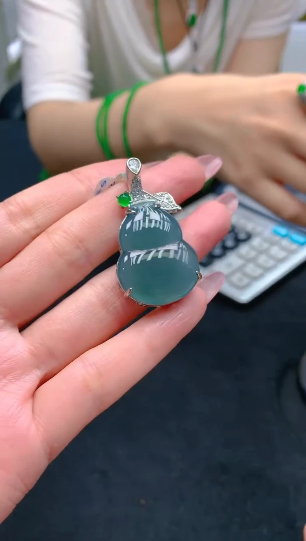 翡翠未镶嵌颈饰天然A货翡翠