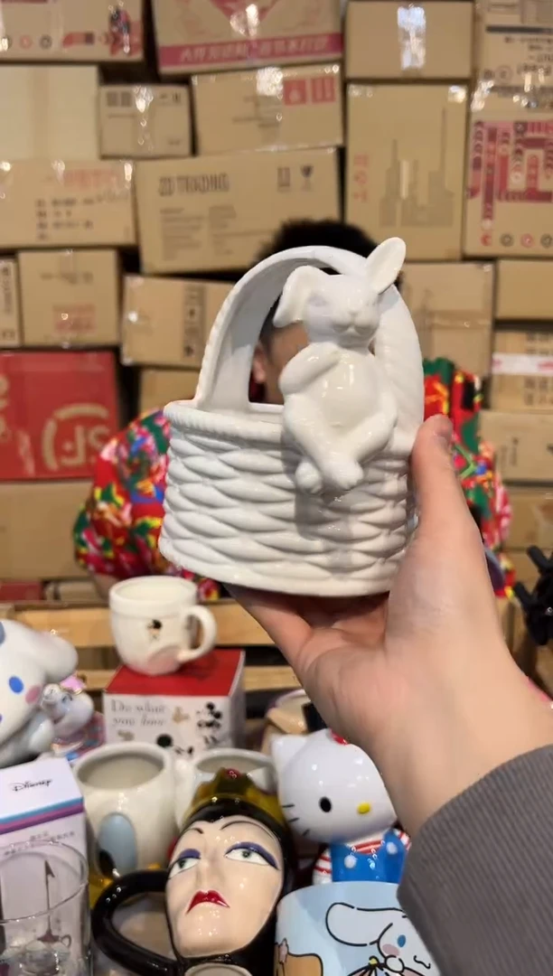 【闪购商品】杯白色立体兔子提篮