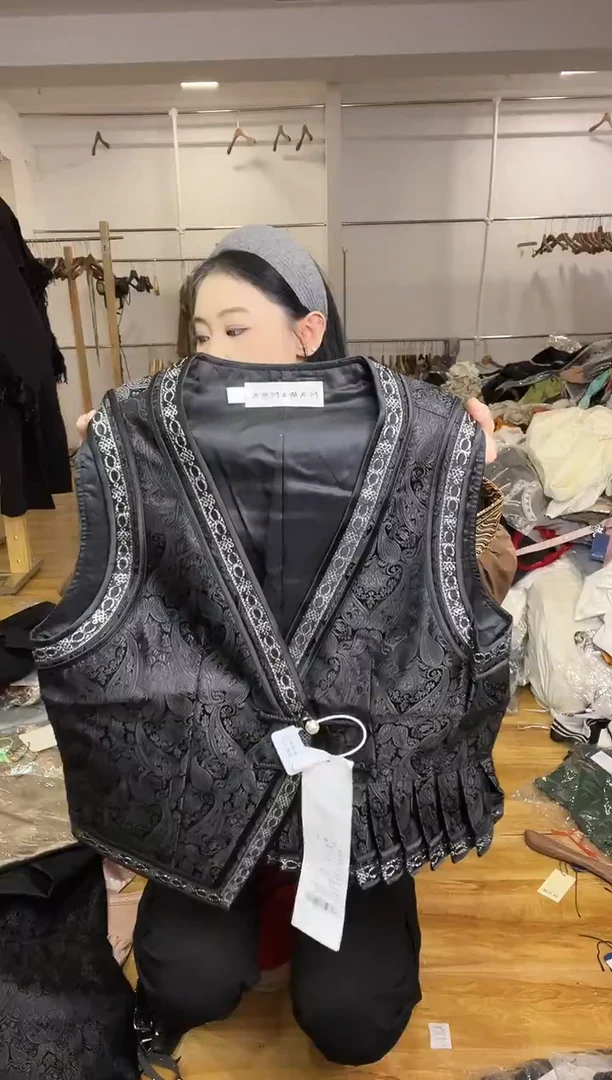 马甲       L码        105-115斤